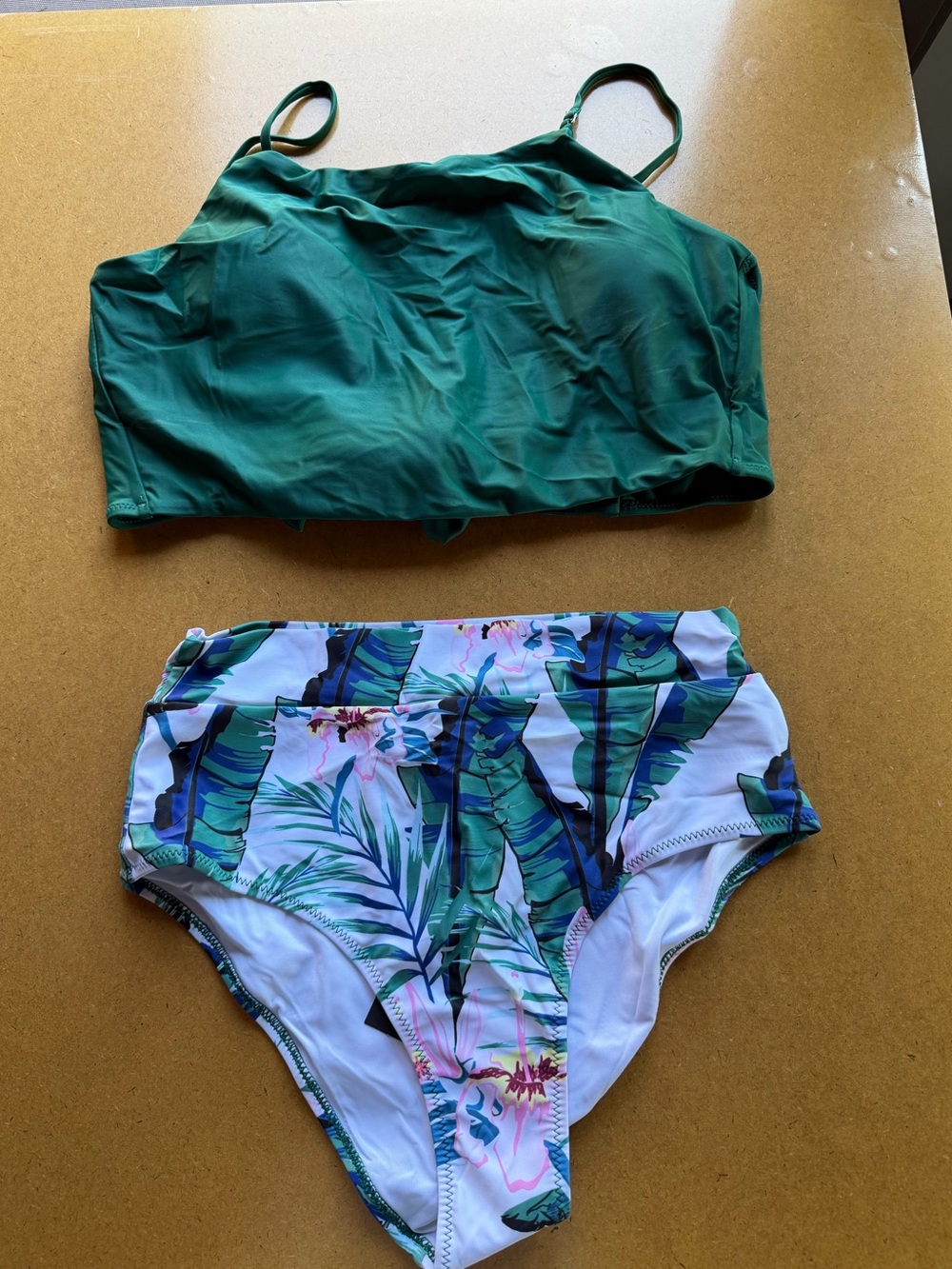 Avanova NEW Women's Two Piece High Waist Swim Suit Size Small #260199